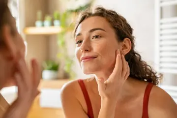 10 Habits That Unknowingly Make Your Face Look Older